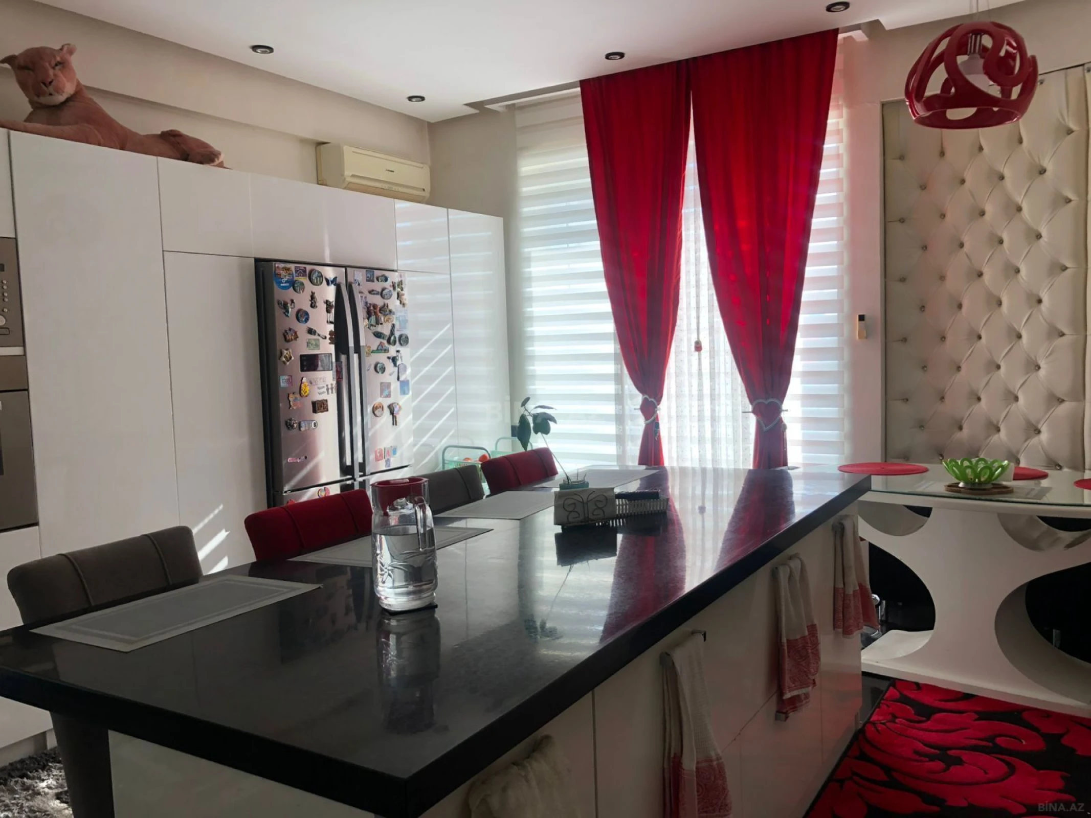 Kirayə verilir 4 otaqlı mənzil 220 m²
