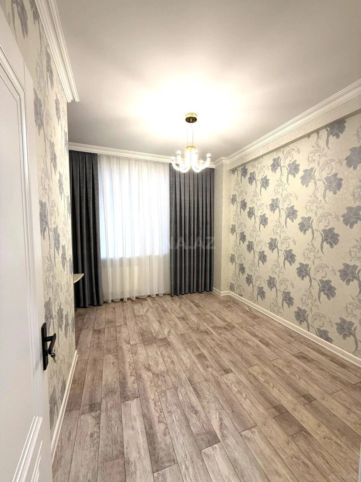Satılır 3 otaqlı mənzil 110 m²