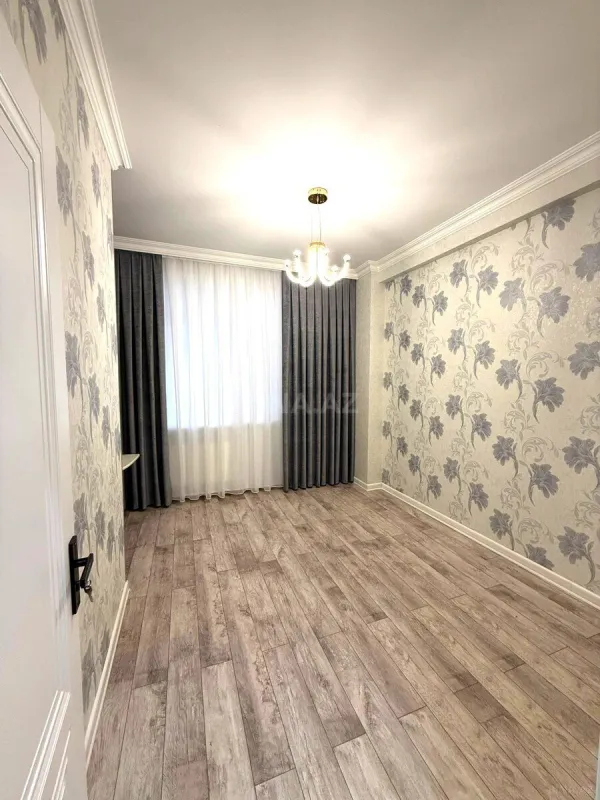 Satılır 3 otaqlı mənzil 110 m²