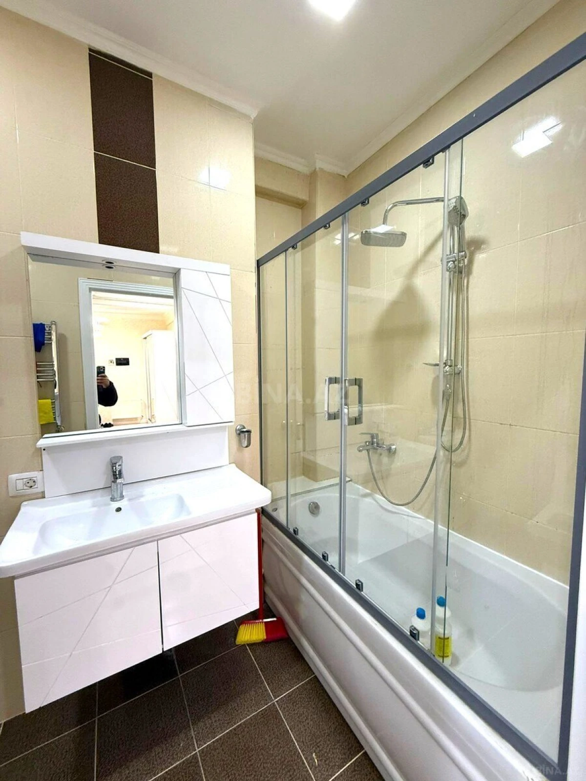 Satılır 3 otaqlı mənzil 110 m²