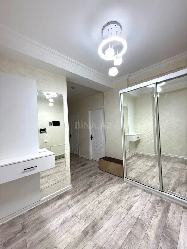 Satılır 3 otaqlı mənzil 110 m²