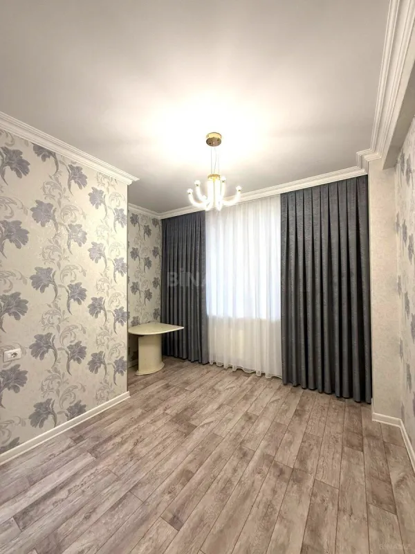 Satılır 3 otaqlı mənzil 110 m²
