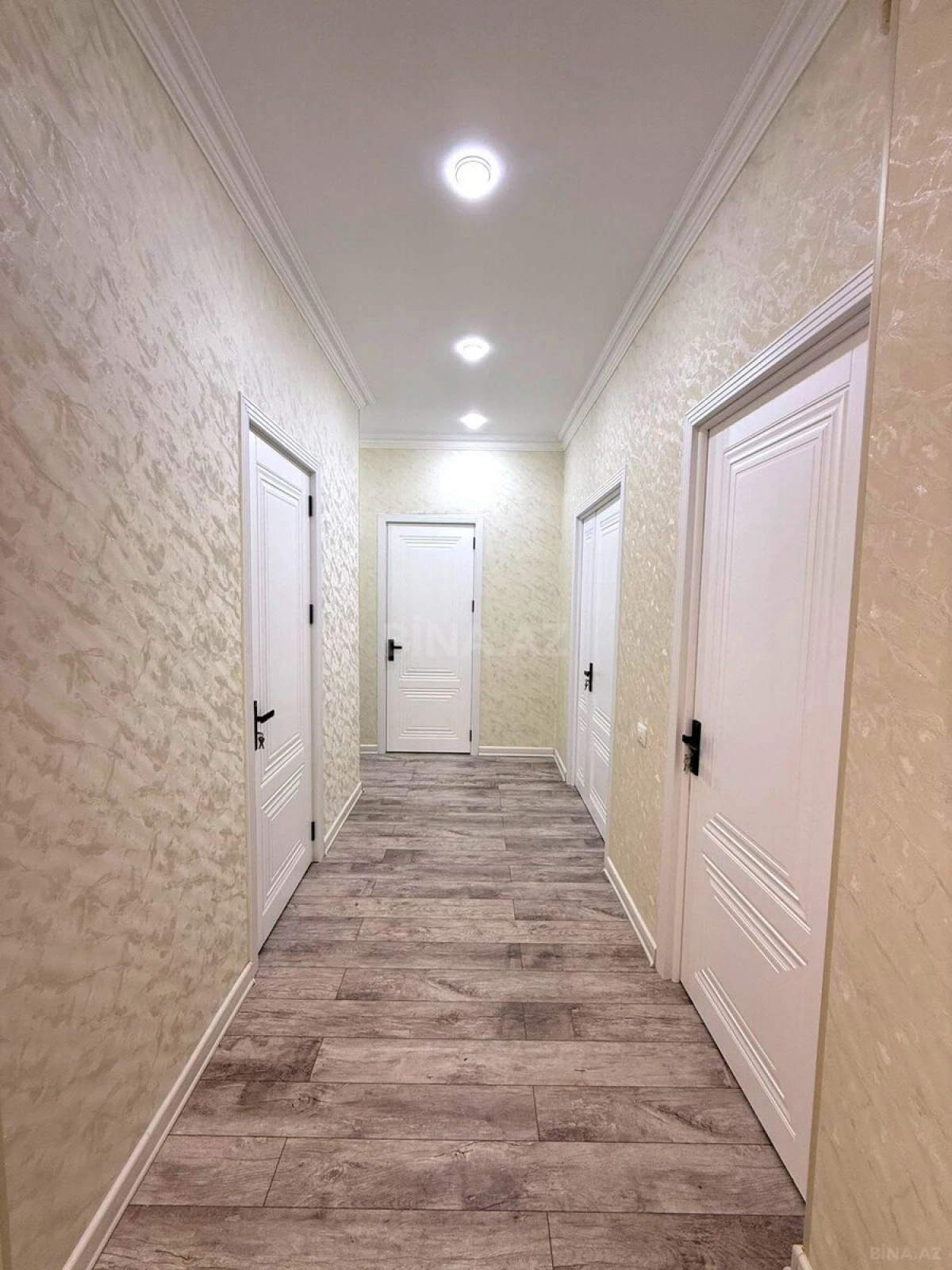 Satılır 3 otaqlı mənzil 110 m²