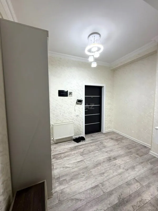 Satılır 3 otaqlı mənzil 110 m²