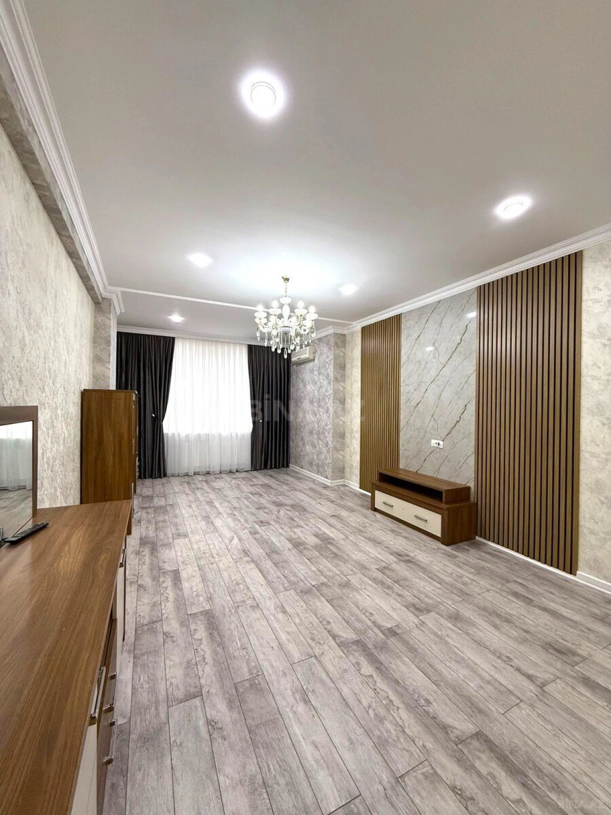 Satılır 3 otaqlı mənzil 110 m²