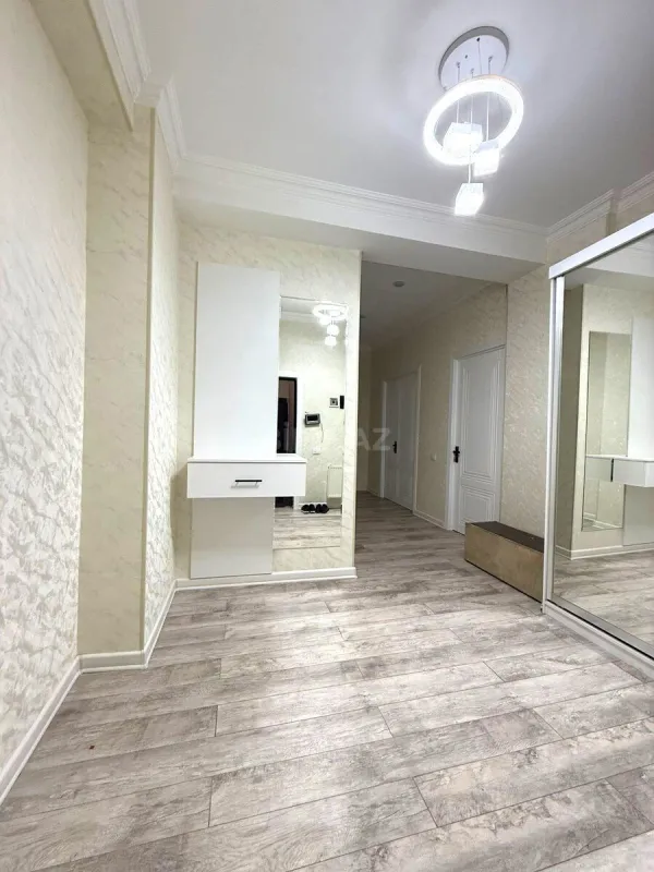 Satılır 3 otaqlı mənzil 110 m²