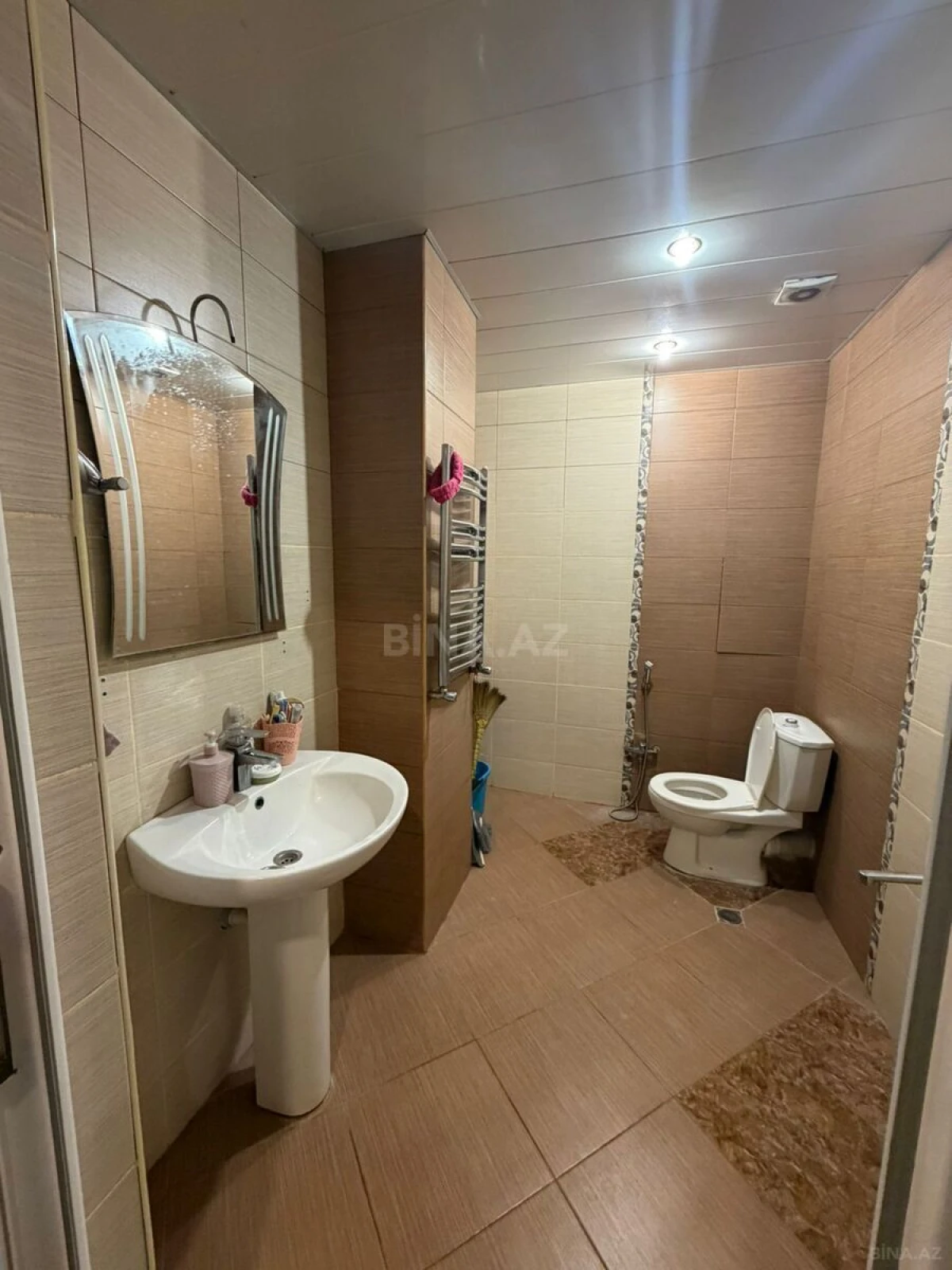 Satılır 2 otaqlı mənzil 70 m²