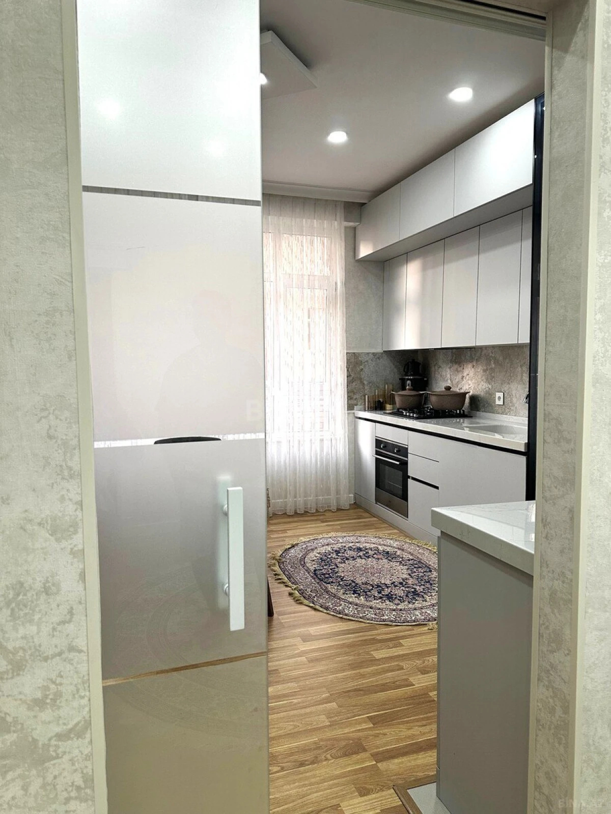Satılır 3 otaqlı mənzil 140 m²