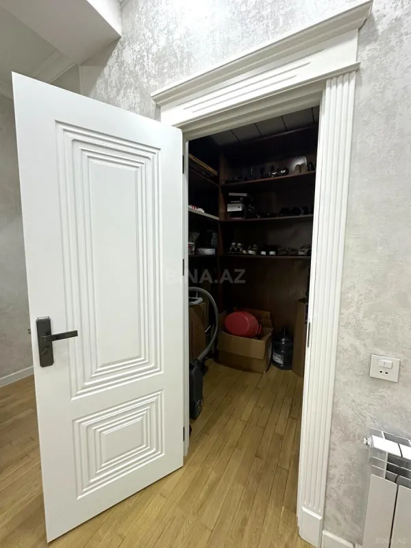 Satılır 3 otaqlı mənzil 140 m²