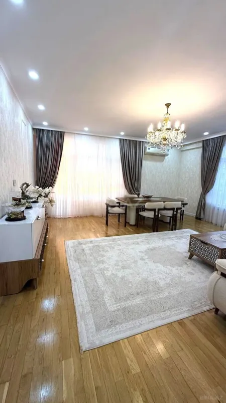 Satılır 3 otaqlı mənzil 140 m²
