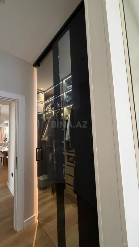 Satılır 3 otaqlı mənzil 125 m²