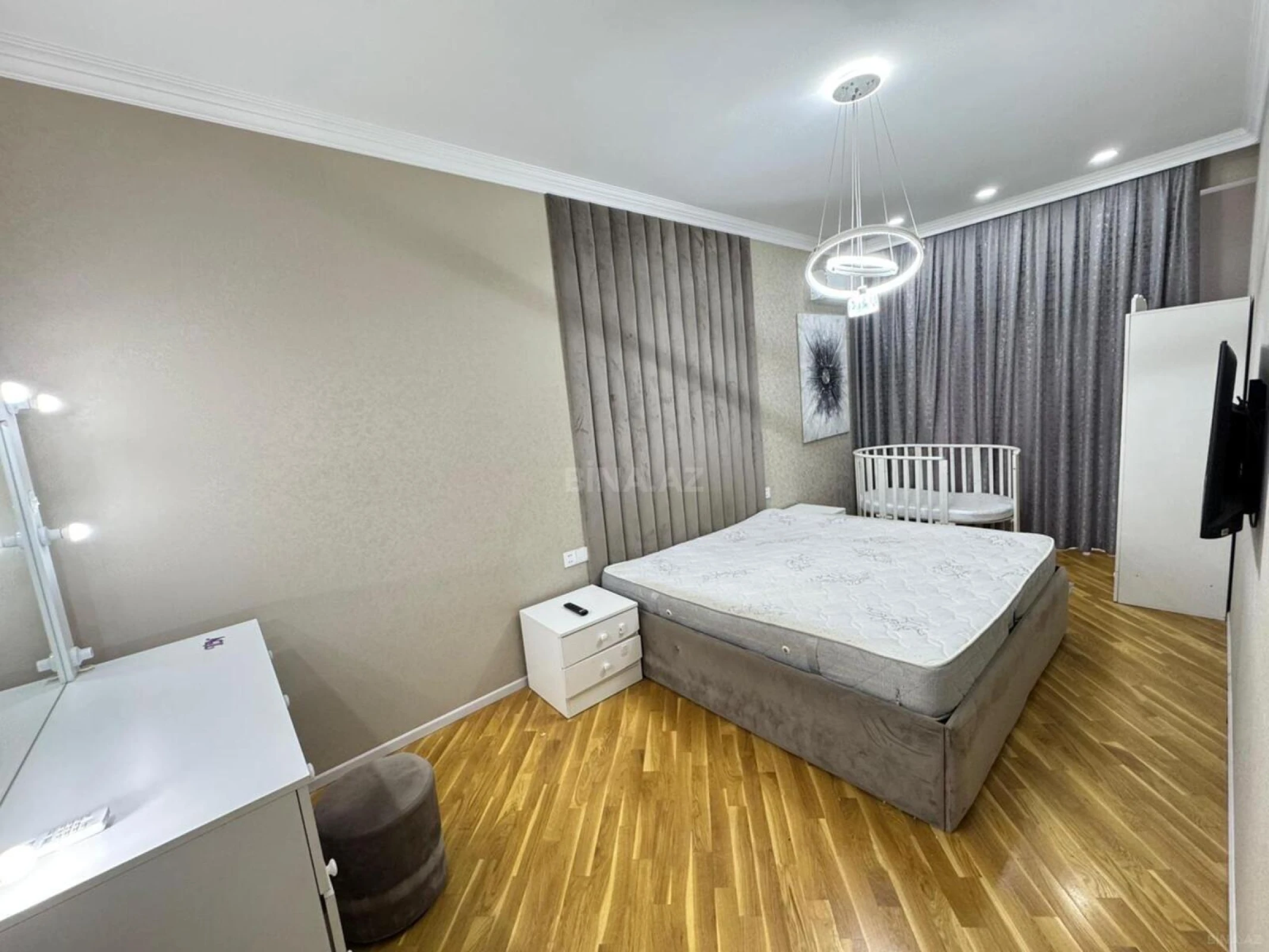 Satılır 2 otaqlı mənzil 94 m²