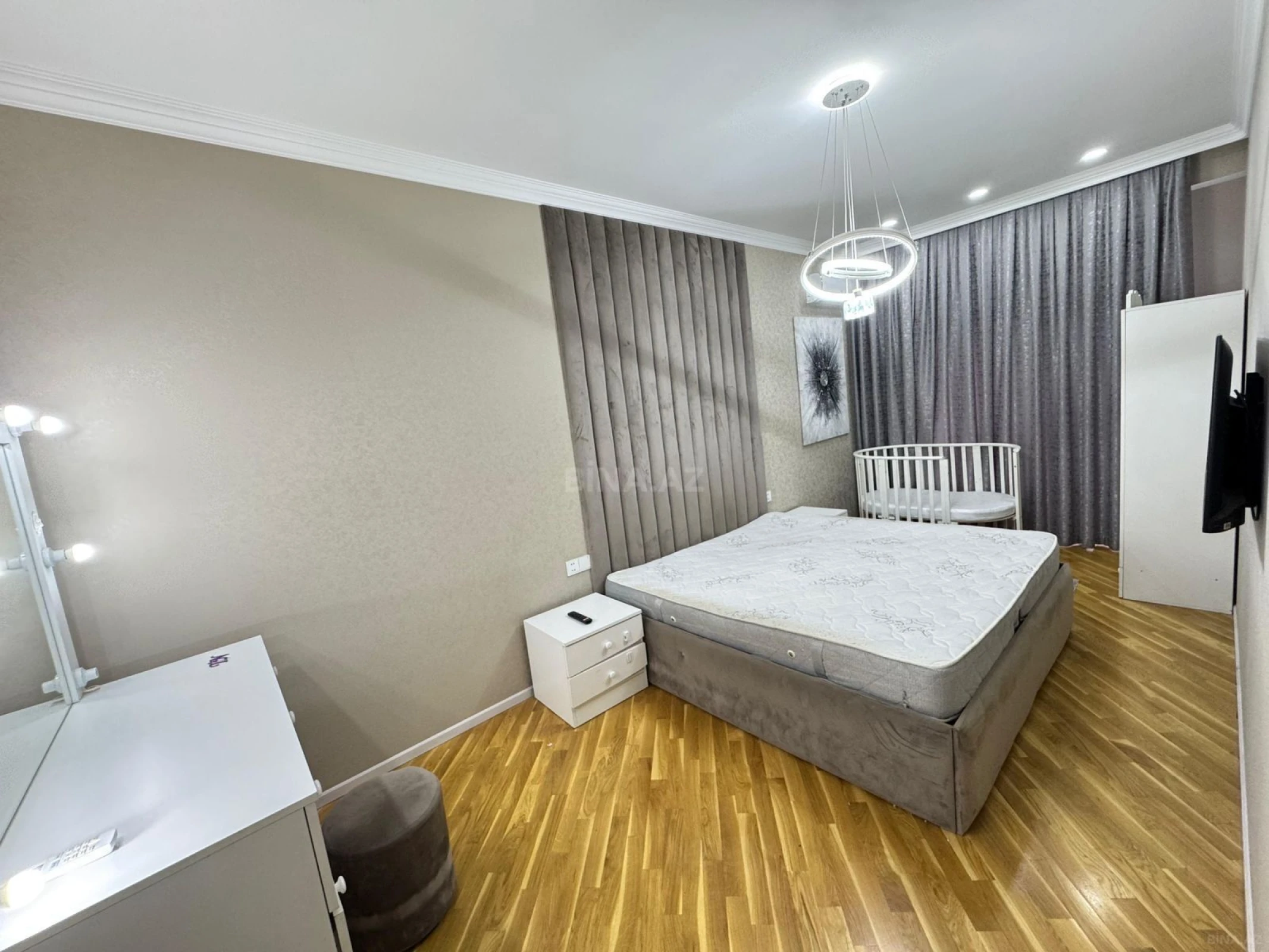 Satılır 2 otaqlı mənzil 94 m²