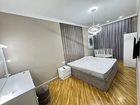Satılır 2 otaqlı mənzil 94 m²