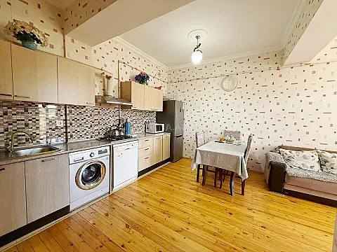 Satılır 3 otaqlı mənzil 110 m²