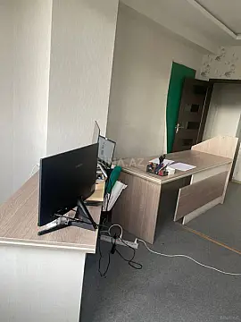 Kirayə verilir 3 otaqlı ofis 145 m²