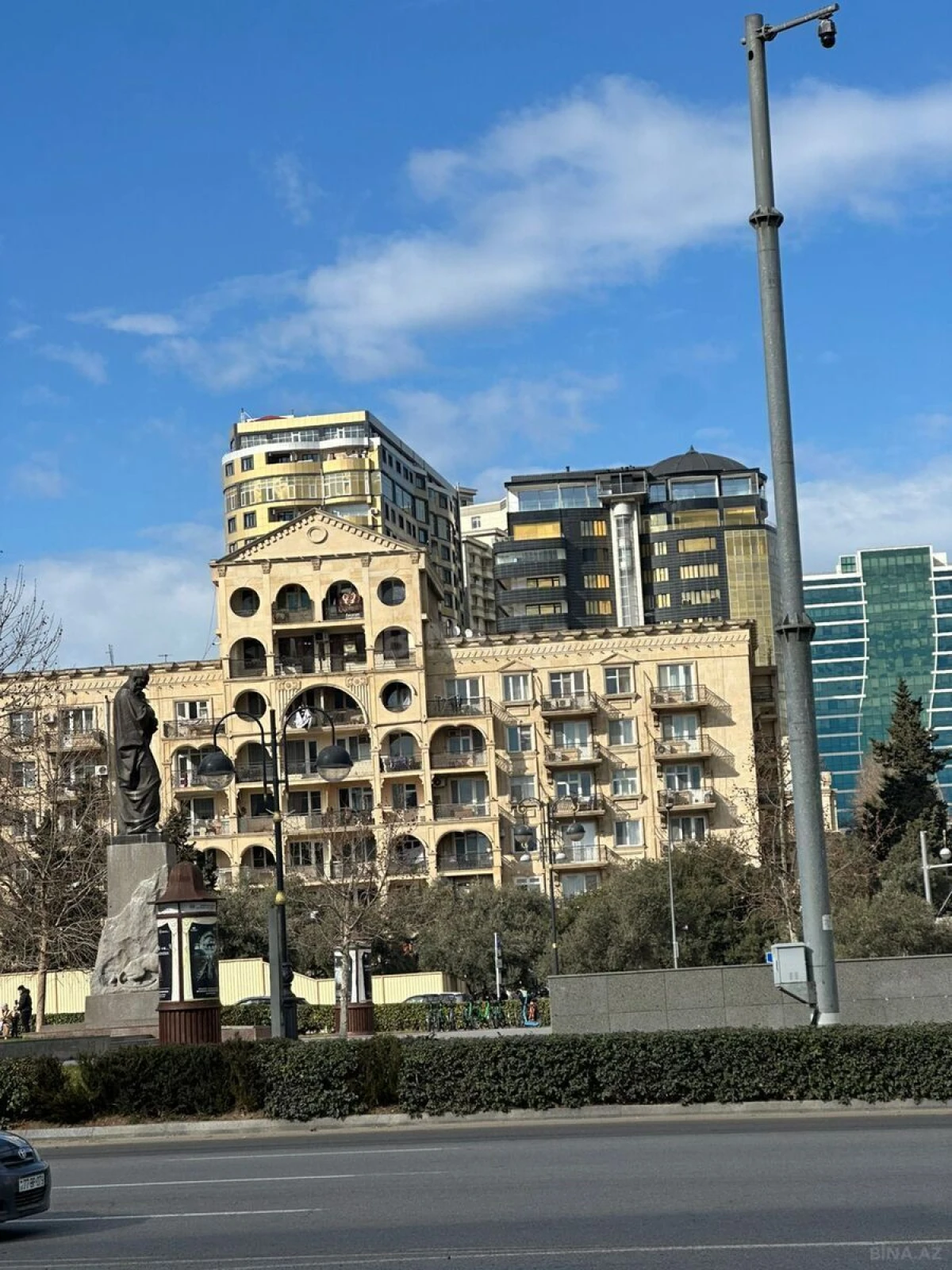 Kirayə verilir 3 otaqlı ofis 145 m²