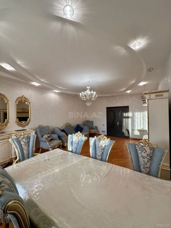 Satılır 3 otaqlı mənzil 140 m²