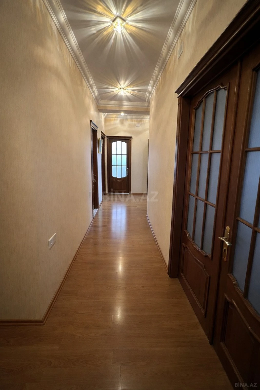 Satılır 3 otaqlı mənzil 115 m²