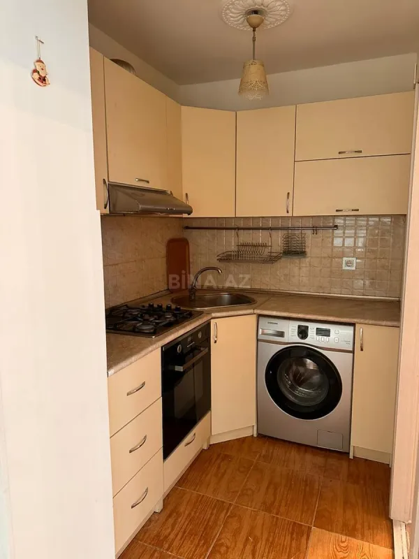 Kirayə verilir 2 otaqlı mənzil 78 m²