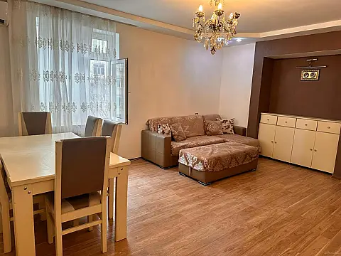 Kirayə verilir 2 otaqlı mənzil 78 m² — Bakı, İnşaatçılar 2 otaq 78.00 m²