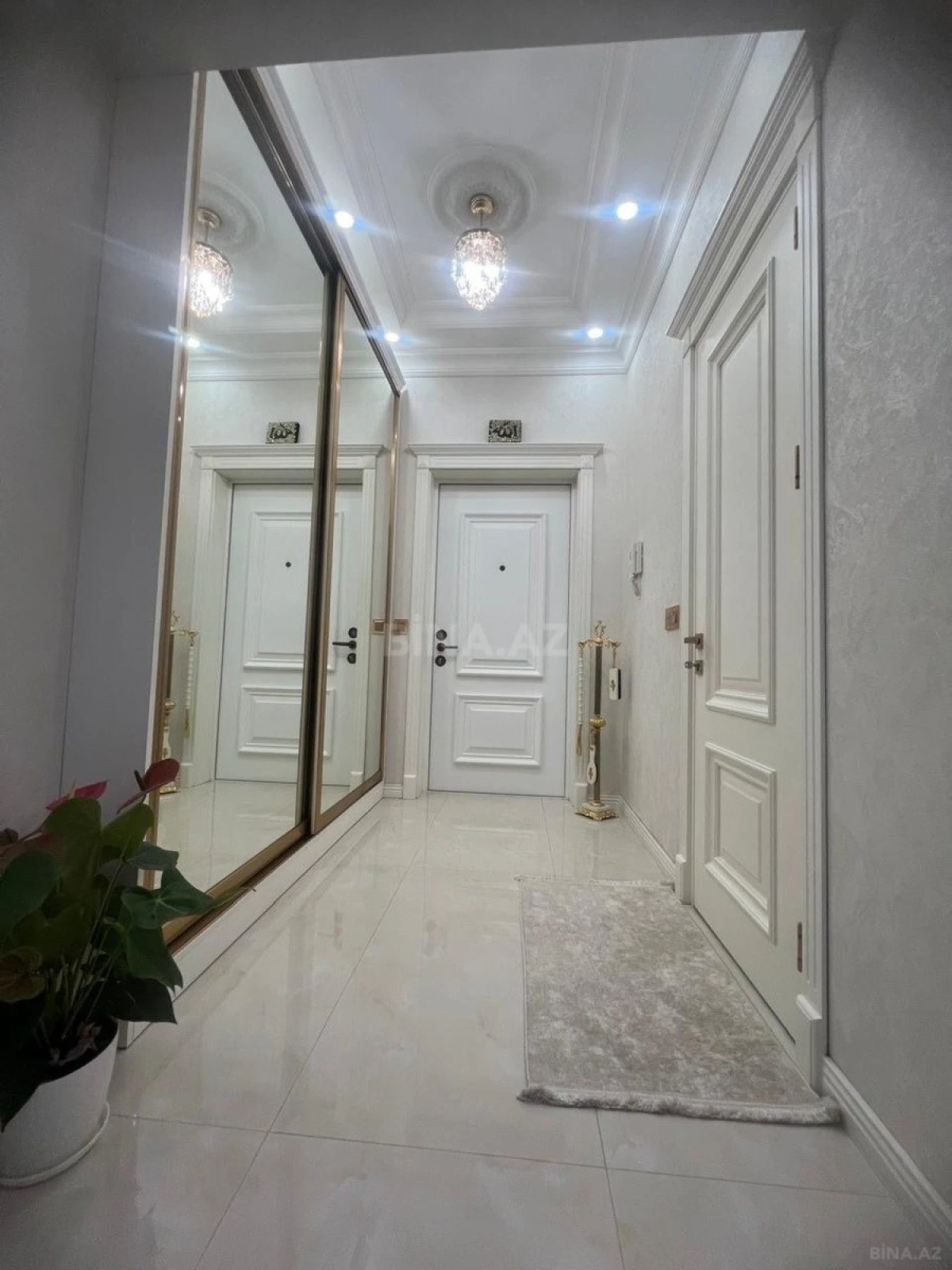 Satılır 2 otaqlı mənzil 89 m²