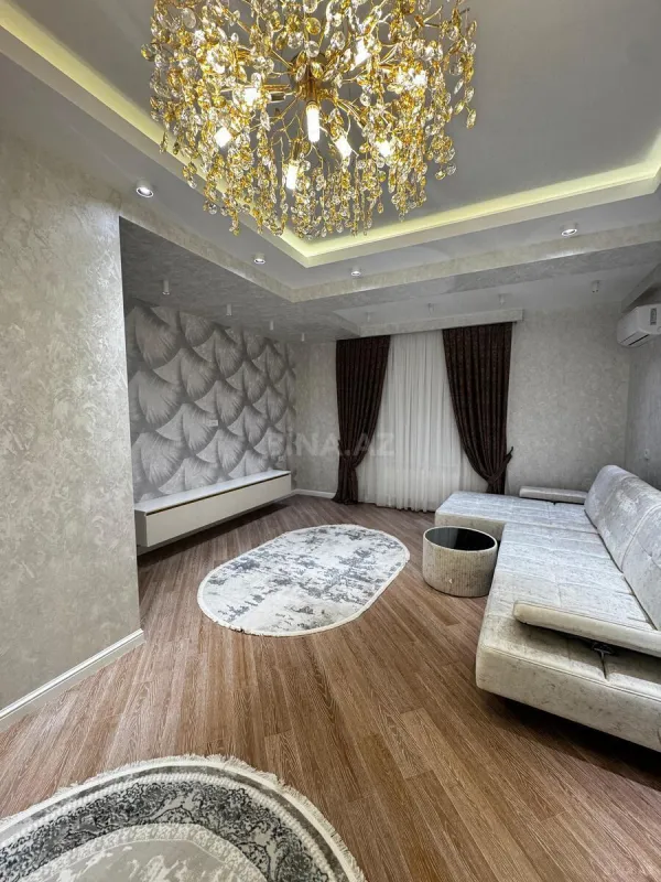 Satılır 3 otaqlı mənzil 125 m²