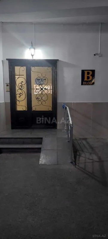 Satılır 3 otaqlı mənzil 145 m²