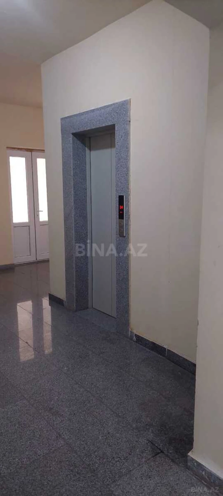 Satılır 3 otaqlı mənzil 145 m²