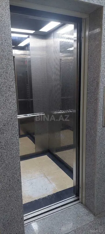 Satılır 3 otaqlı mənzil 145 m²