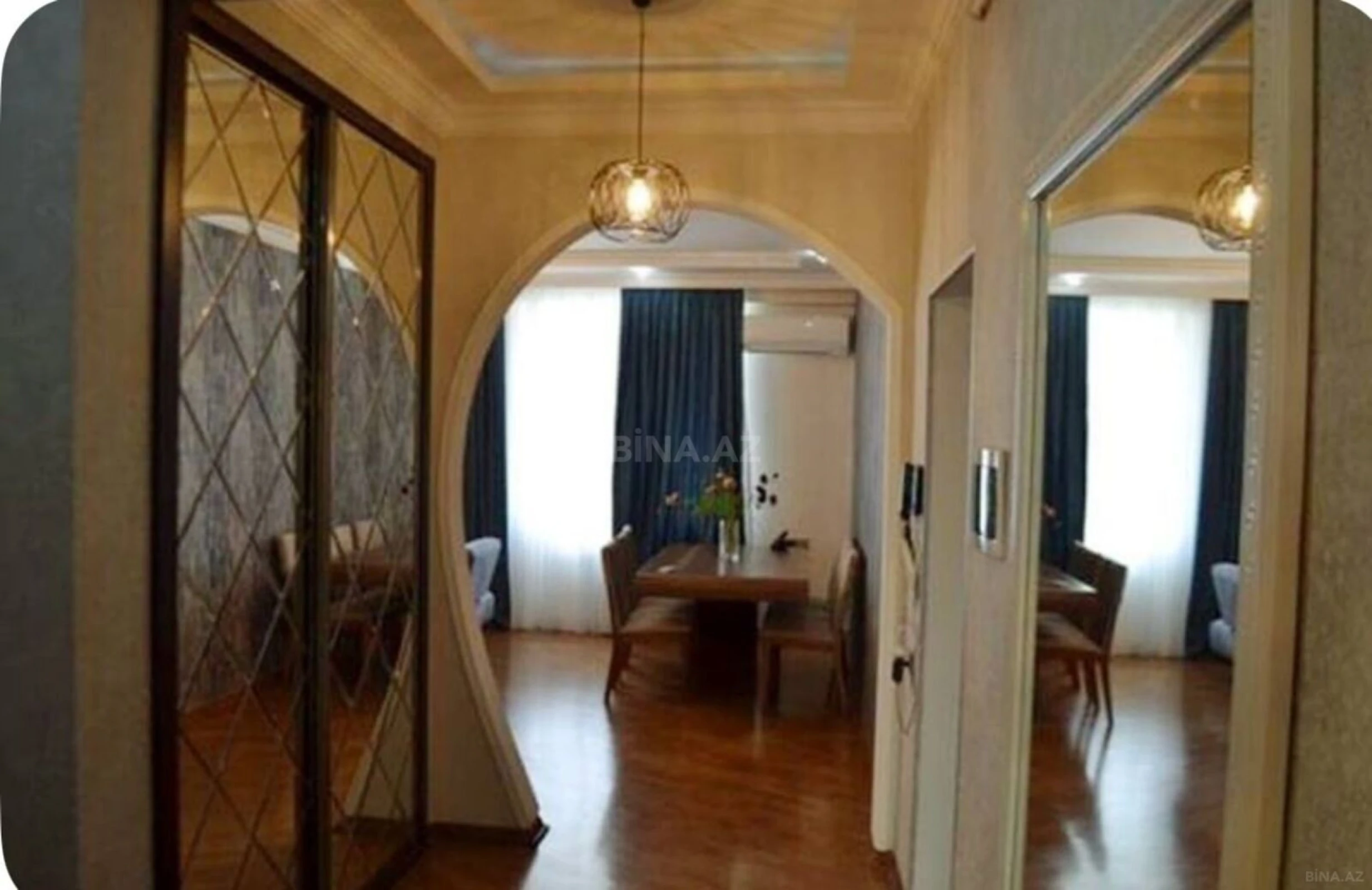 Kirayə verilir 3 otaqlı mənzil 138 m²