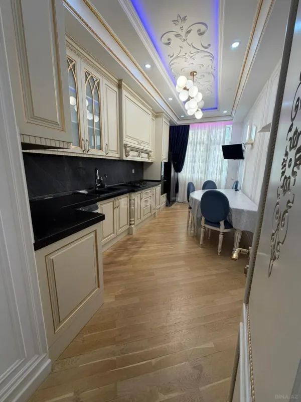 Kirayə verilir 2 otaqlı mənzil 115 m²