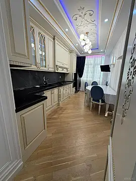 Kirayə verilir 2 otaqlı mənzil 115 m²