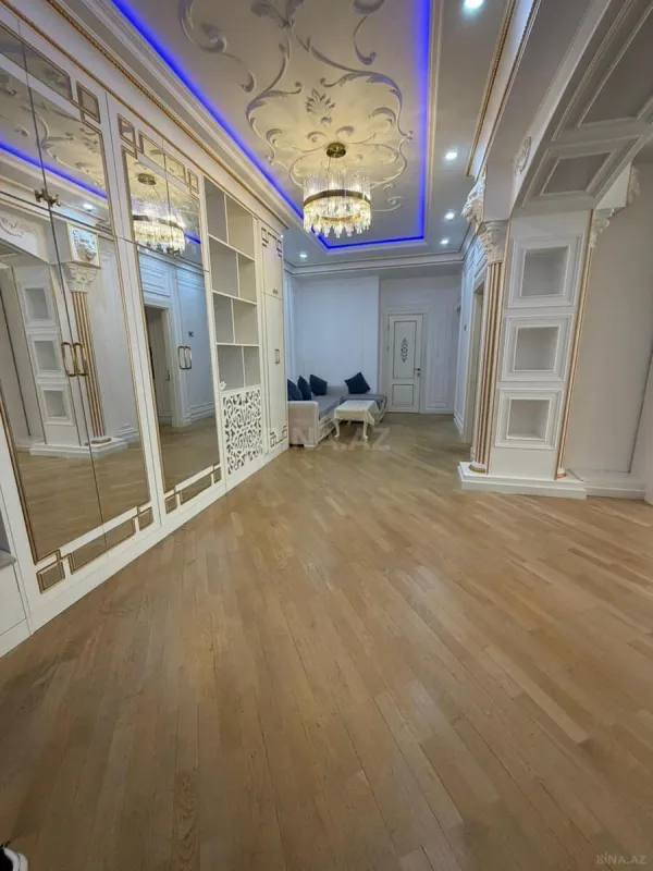 Kirayə verilir 2 otaqlı mənzil 115 m²