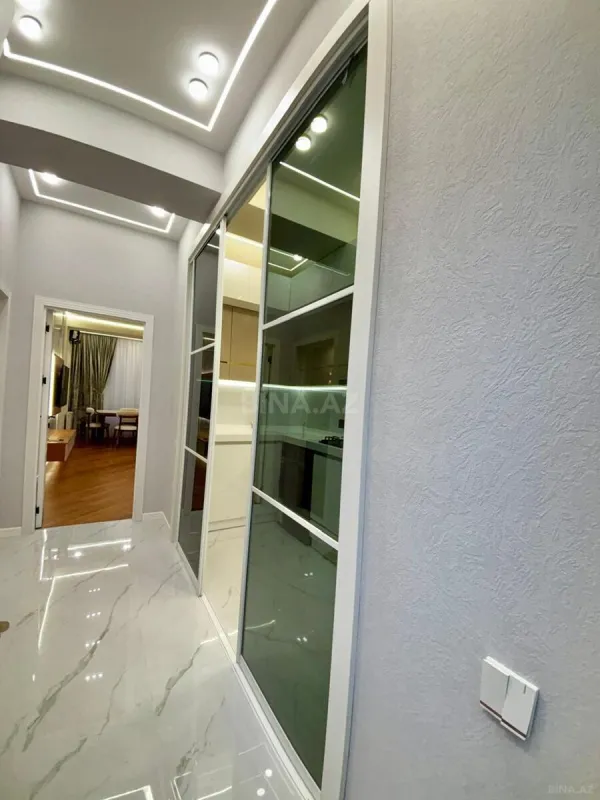 Satılır 2 otaqlı mənzil 70.7 m²