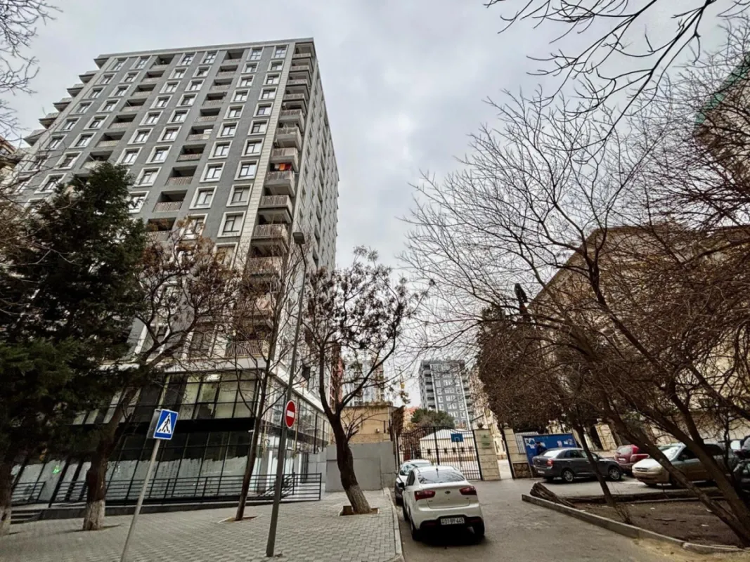 Satılır 2 otaqlı mənzil 70.7 m²