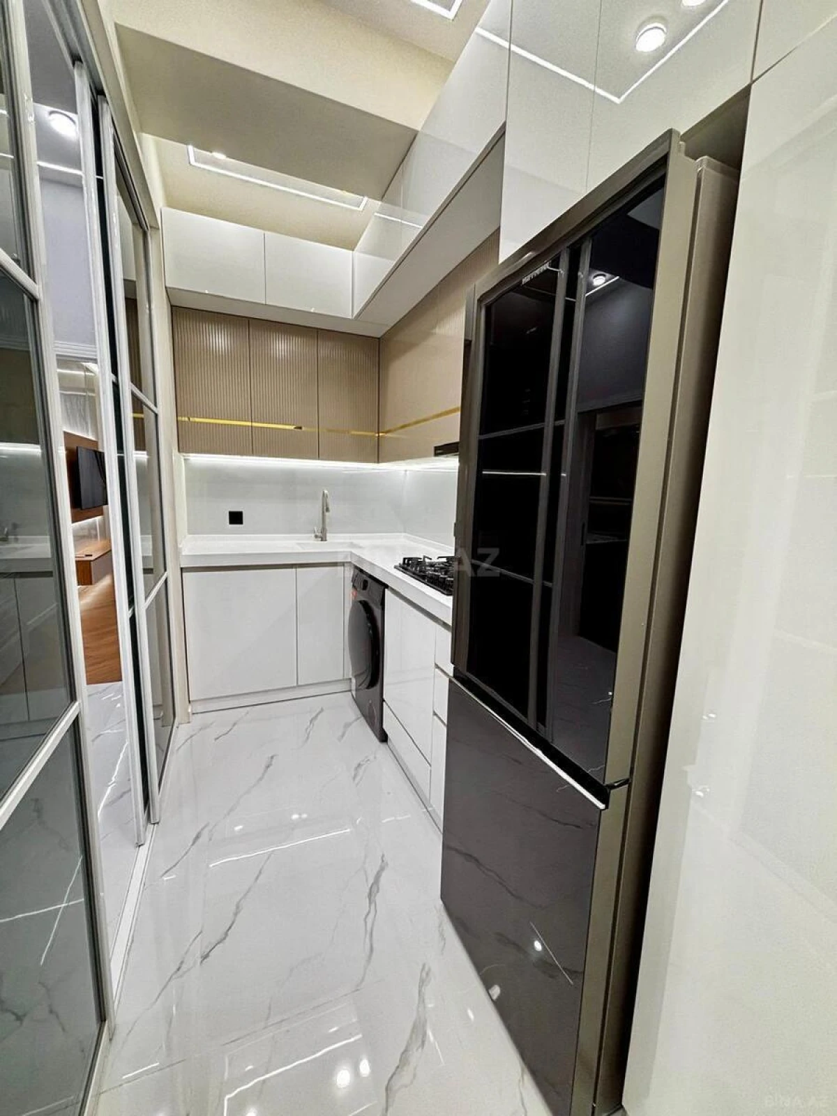 Satılır 2 otaqlı mənzil 70.7 m²