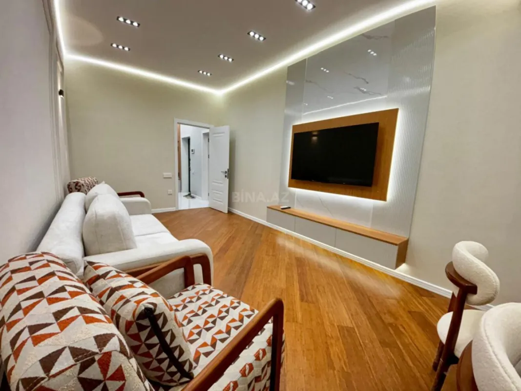 Satılır 2 otaqlı mənzil 70.7 m²
