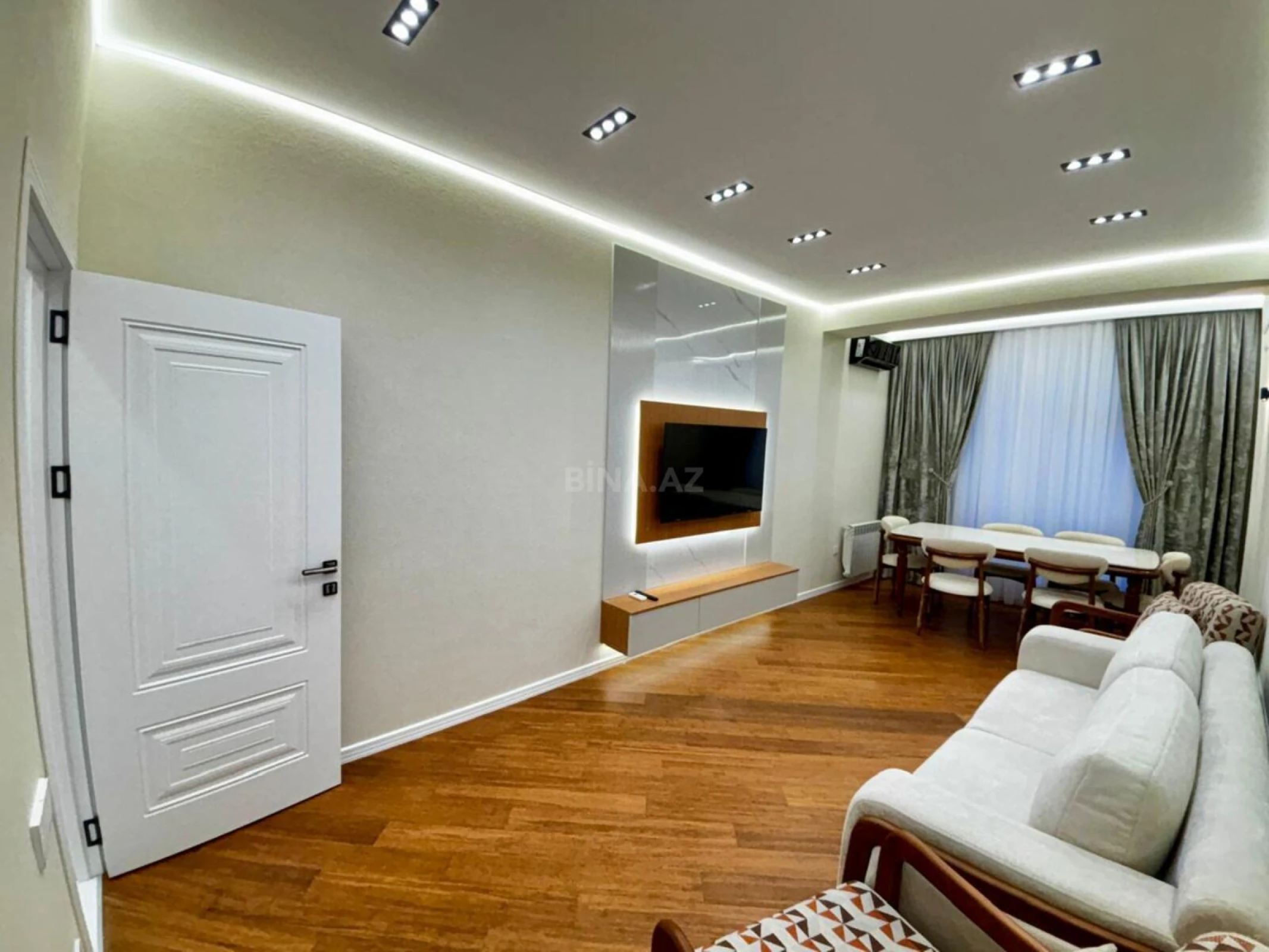 Satılır 2 otaqlı mənzil 70.7 m²