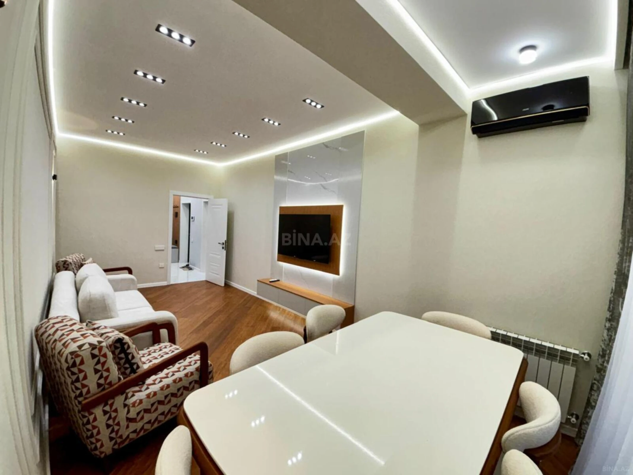 Satılır 2 otaqlı mənzil 70.7 m²