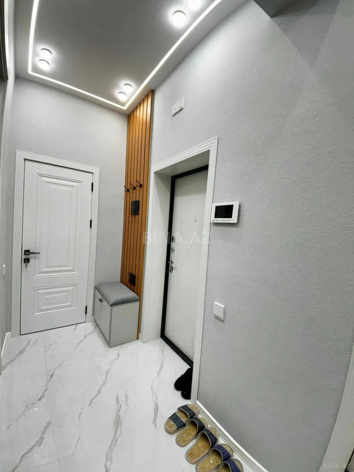 Satılır 2 otaqlı mənzil 70.7 m²