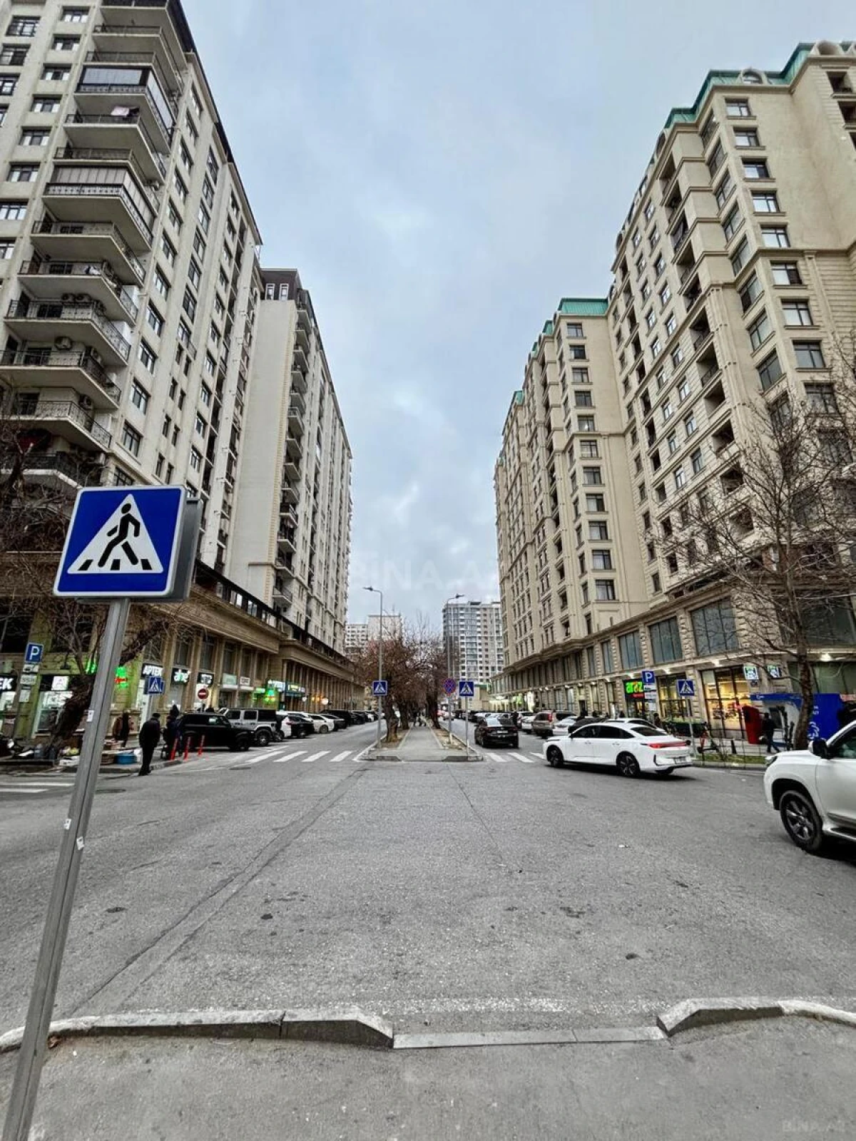 Satılır 2 otaqlı mənzil 70.7 m²