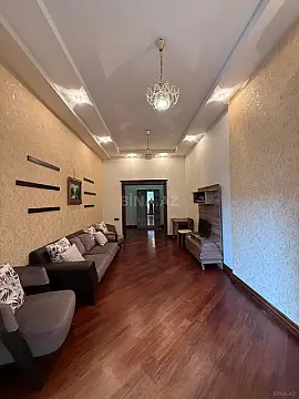 Kirayə verilir 2 otaqlı mənzil 80 m²