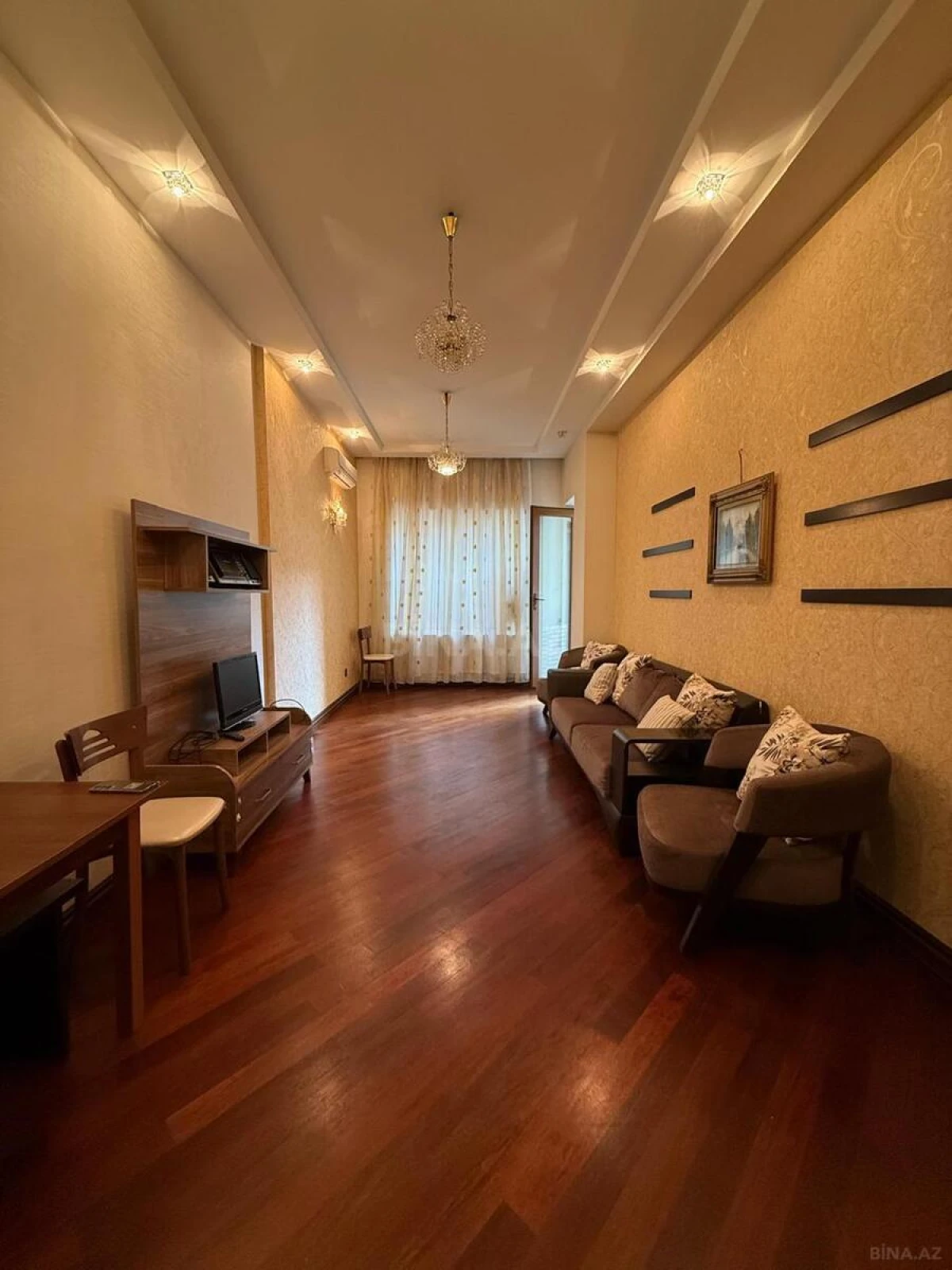 Kirayə verilir 2 otaqlı mənzil 80 m²