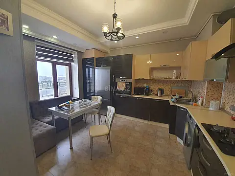 Kirayə verilir 3 otaqlı mənzil 120 m²