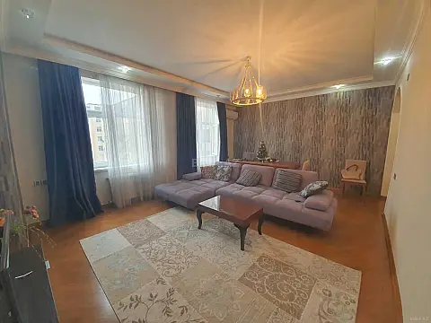 Kirayə verilir 3 otaqlı mənzil 120 m²