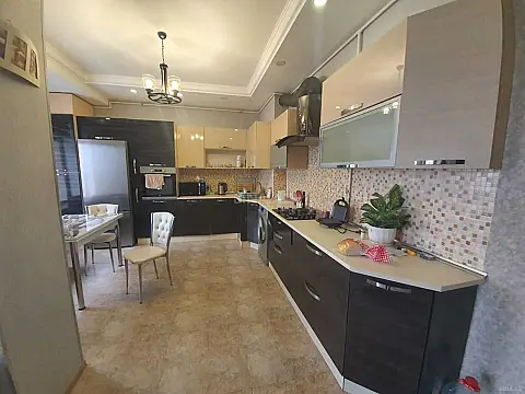 Kirayə verilir 3 otaqlı mənzil 120 m²