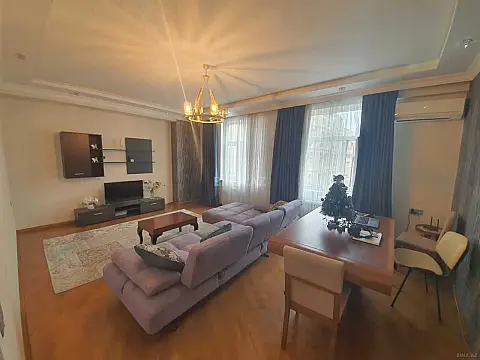 Kirayə verilir 3 otaqlı mənzil 120 m²