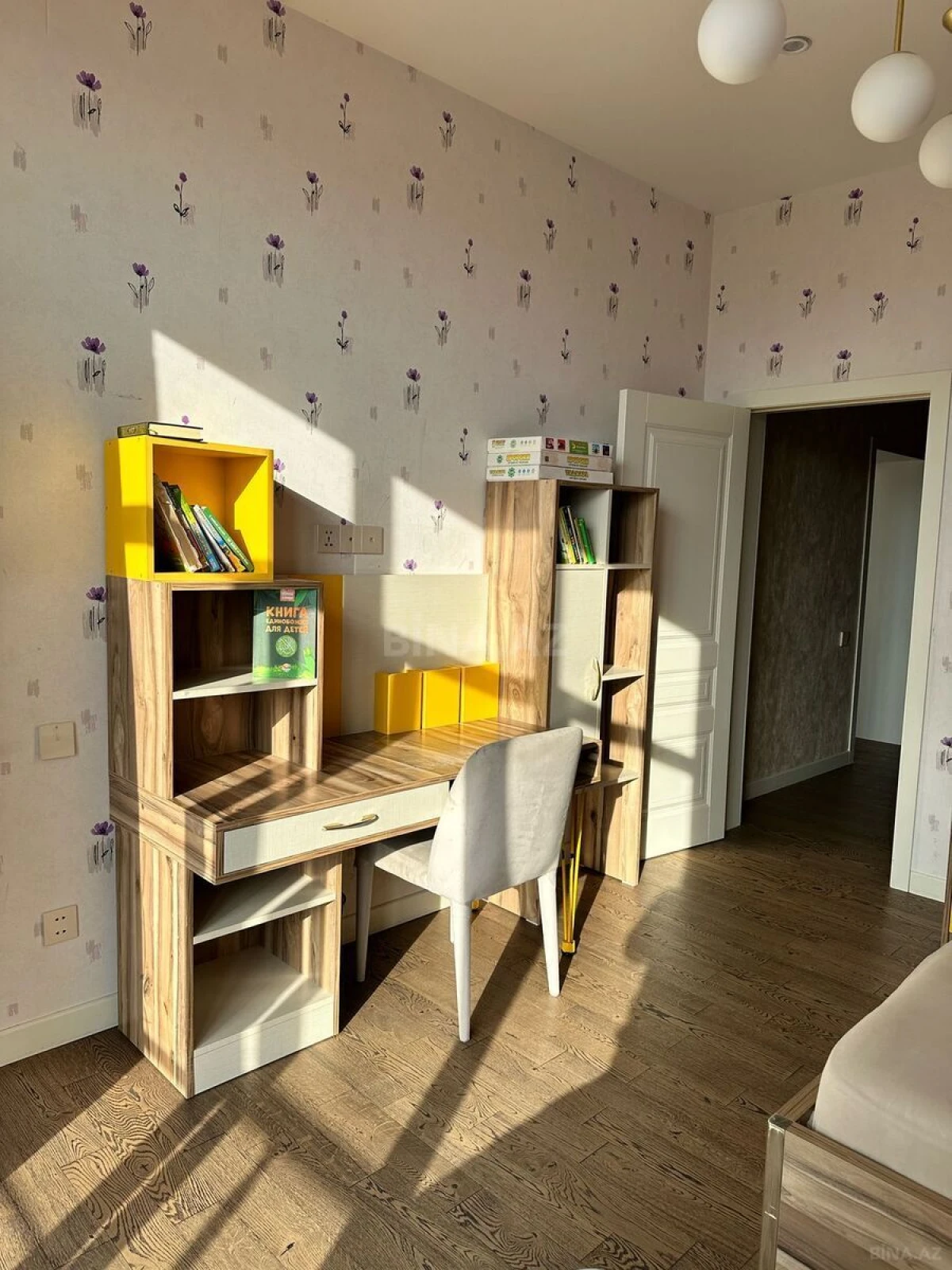 Satılır 5 otaqlı mənzil 210 m²