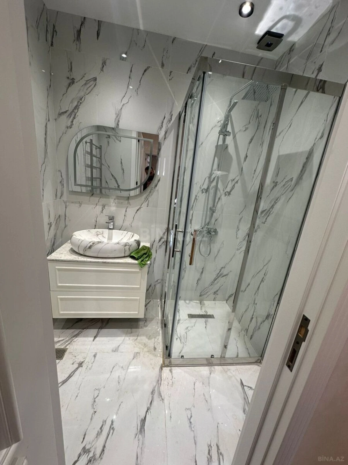 Satılır 3 otaqlı mənzil 120 m²